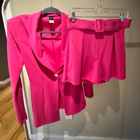 Other - Hot Pink Blazer & High-Waisted Belted Shorts Set – Size M 💗